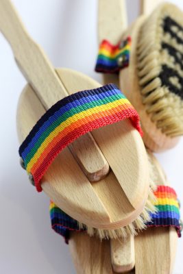 szczotka do kąpieli delikatna tęczowy uchwyt ekologiczna naturalna ecogift.pl