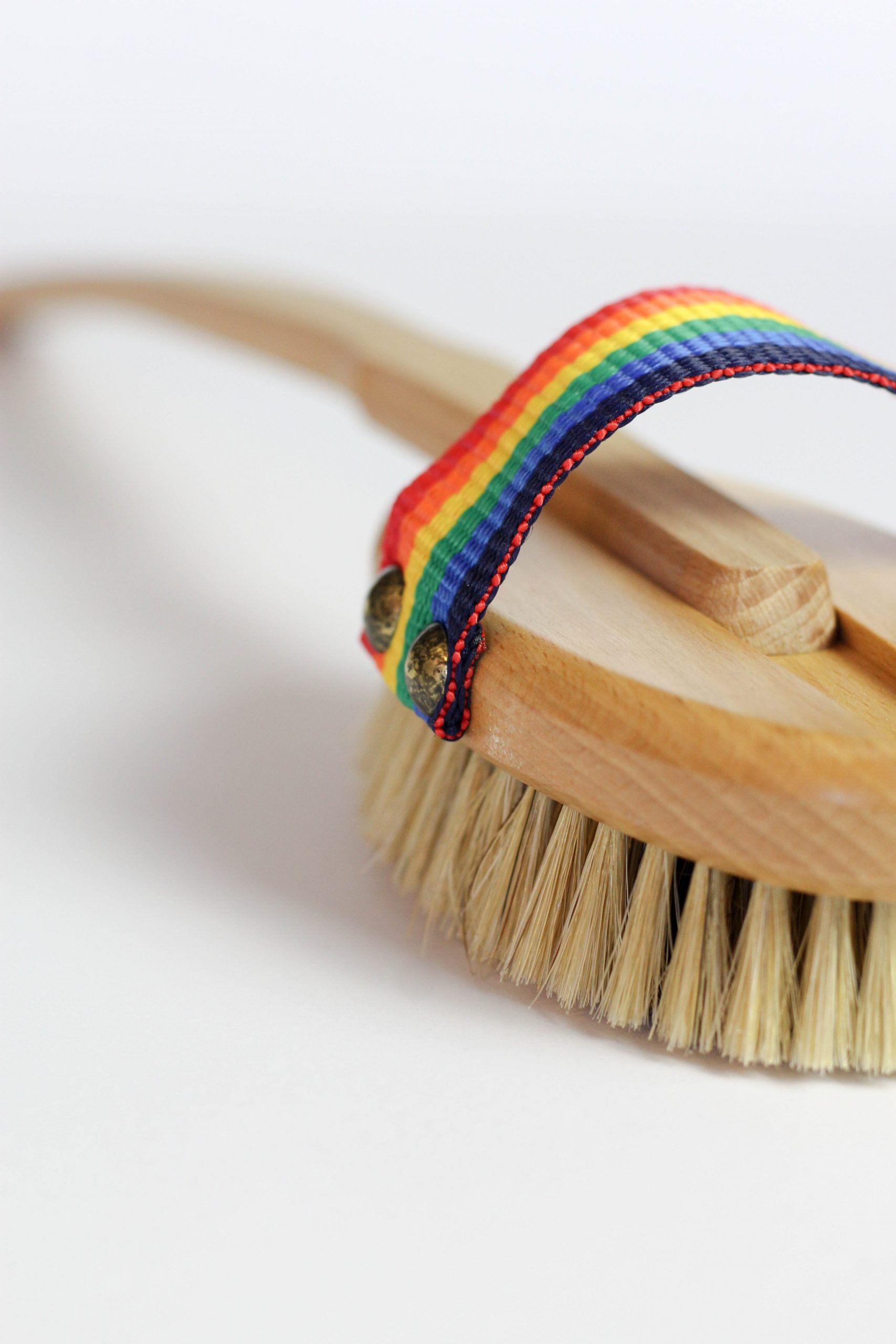 szczotka do kąpieli delikatna tęczowy uchwyt ekologiczna naturalna ecogift.pl